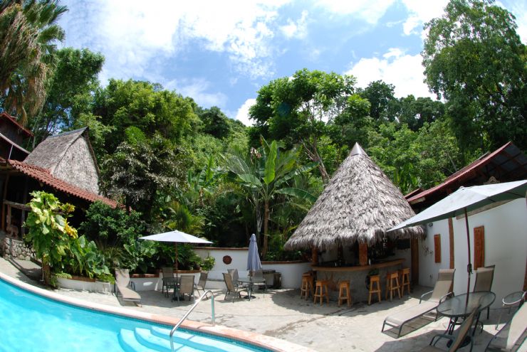 Unique jungle lodge Encanta la Vida