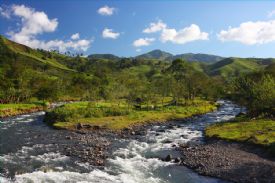 Beautiful river & mountains near Monteverde