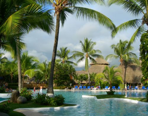 The beautiful pool at the All Inclusive Doubletree Puntarenas