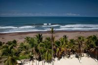 Start your surfing vacation in Jaco