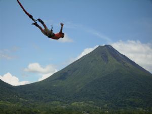 http://www.govisitcostarica.com/images/uploads/detail/optimized/Arenal-volcano-Bungee(2).jpg