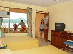 Flamingo Marina Resort - Deluxe Room