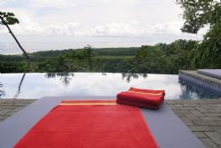 Infinity Pool at Villa Pac�fica
