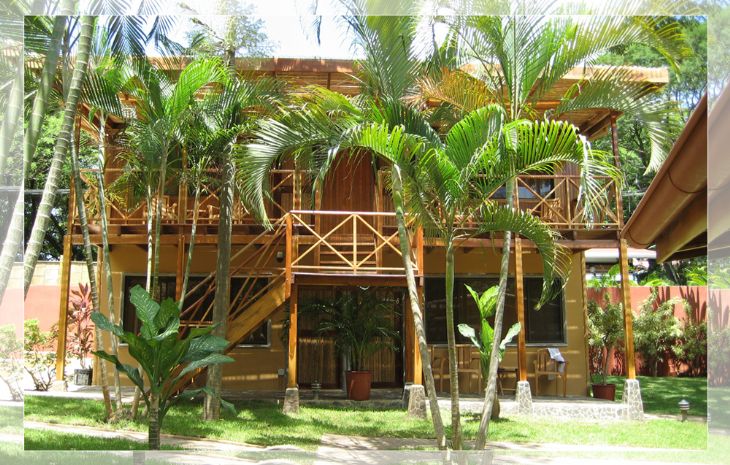 Deluxe Rooms at Arco Iris