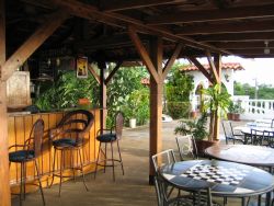 La Colina Bar