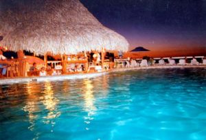 Best Western Tamarindo Vista Villas - Pool and swim up bar