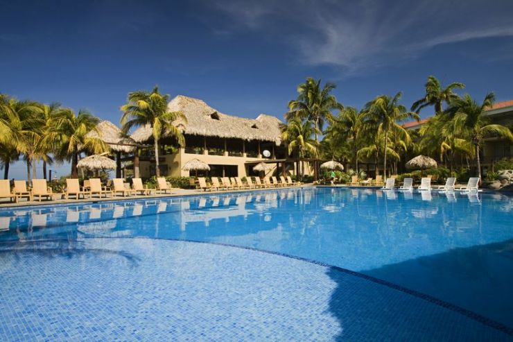 Beautiful Resort Pool at Flamingo Beach Resort