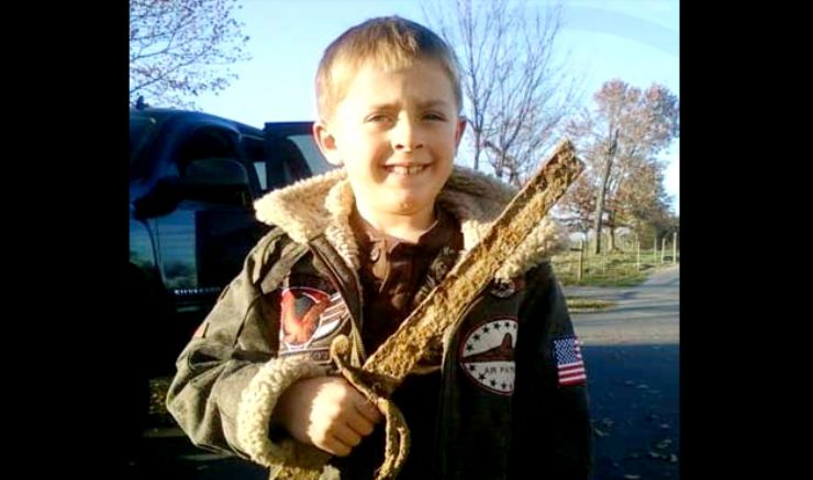 Boy finds buried Civil War Sword