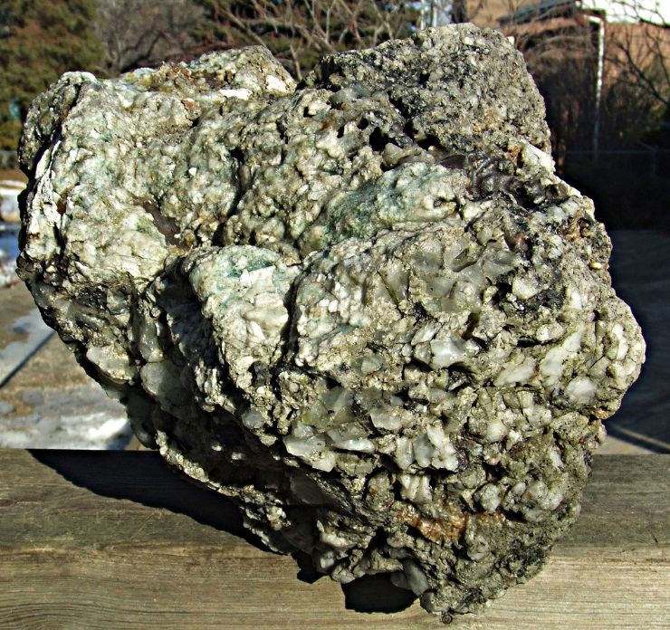 2 pound Meteor found by a boy near Albuquerque, New Mexico