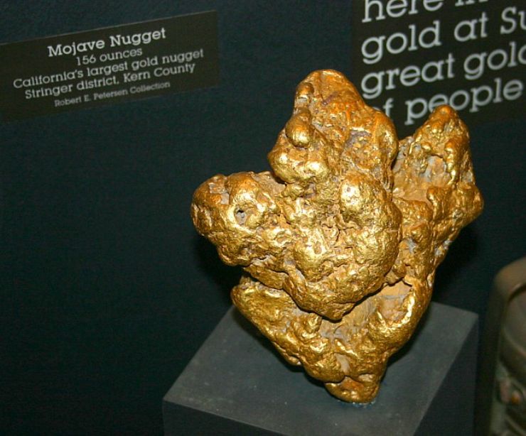 The Mojave Nugget: A huge gold nugget