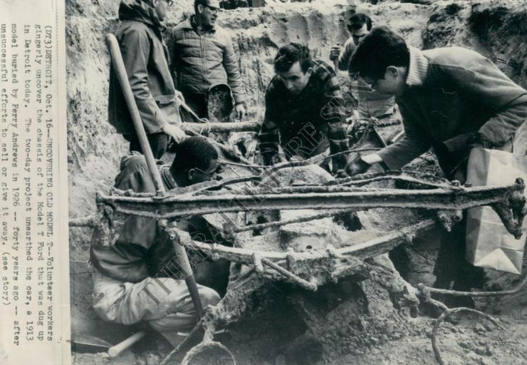 Uncovering a buried 1913 Ford Model T car