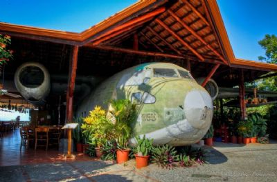 How A Plane Became One Of Manuel Antonio S Most Por Restaurants El Avion Restaurant Manuel Antonio