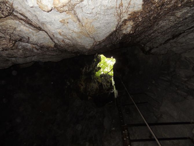 Decent into one of Barra Honda's caves