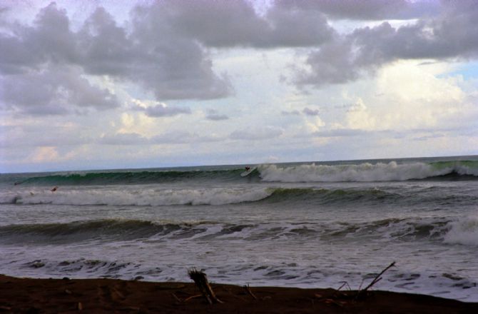 Dominical Beach Surf