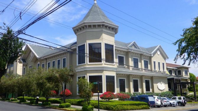 Front view of Grano de Oro Hotel & Restaurant in San Jose