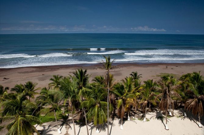 Jaco Beach with waves