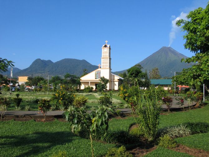 La Fortuna Church & Arenal Volcano