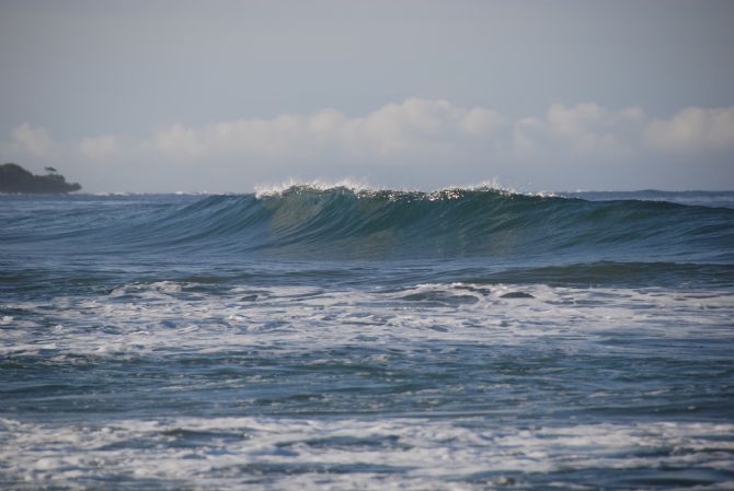 Head High Wave at Playa Langosta