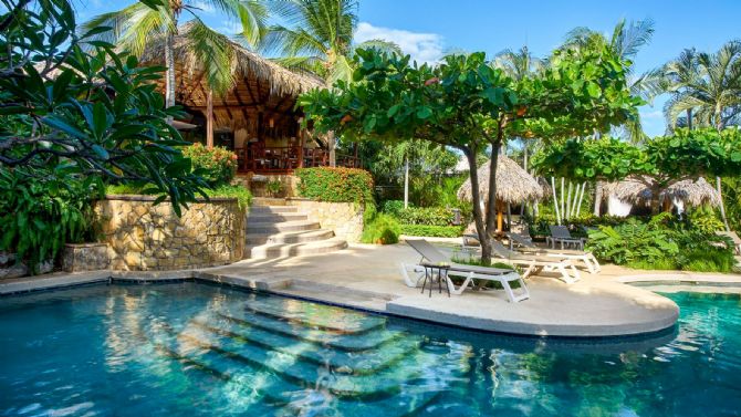 Pool at Jardín del Edén Boutique Hotel in Tamarindo