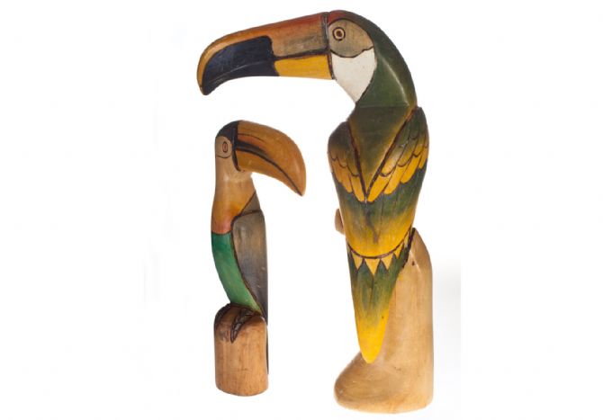 Wood sculpture of a Toucan