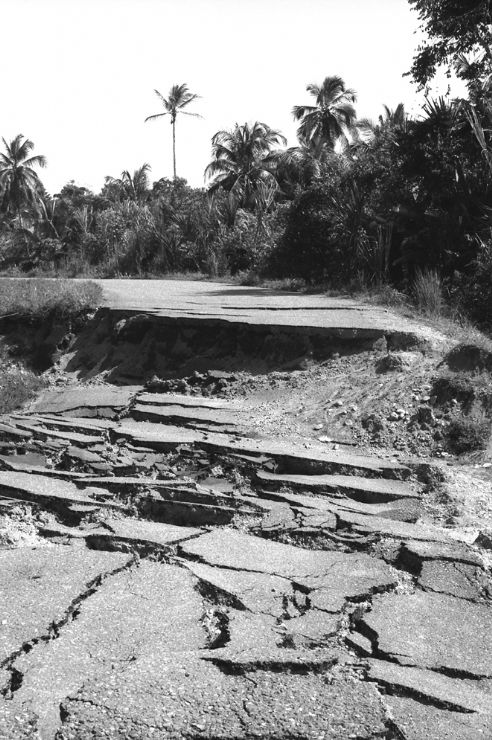 Limon to Cahuita road just after 1991 Limon Earthquake. Photo courtesy of Clive Graham