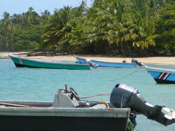 Fishing boats in the Puerto Viejo natural harbor