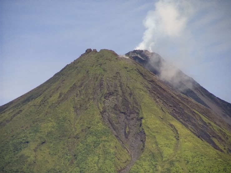 Amazing close view of Arenal Volcano, La Fortuna