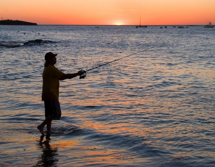 Fishing on the beach in Tamarindo