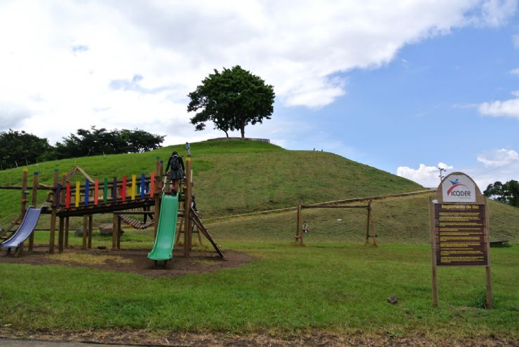 La Paz Park playground area