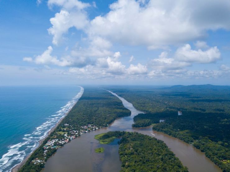 Laguna Lodge & Tortuguero Canals from the air