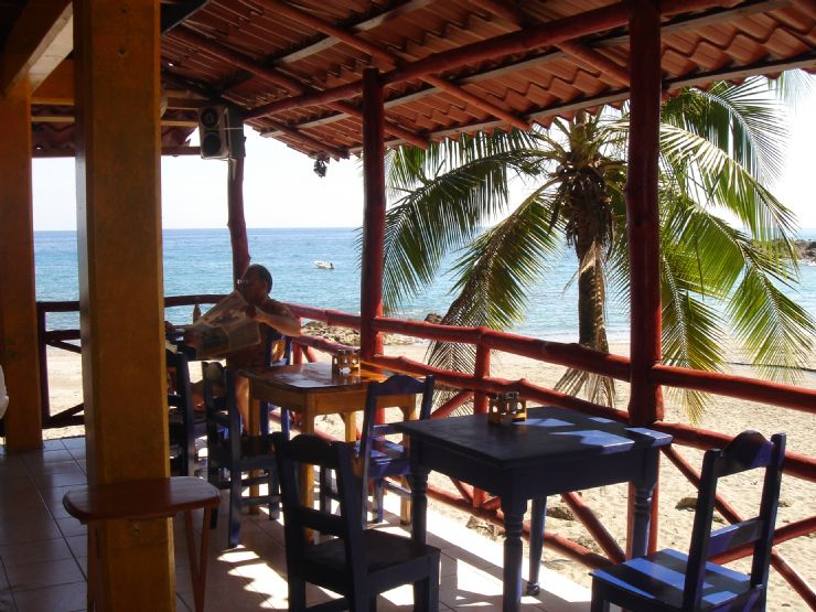 Kickback beachfront restaurant in Montezuma