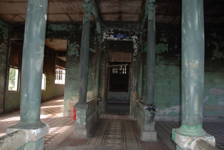 Bakery at old burned building at Duran Sanatorium, Cartago