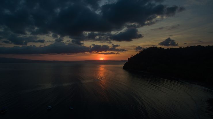 Beautiful sunset at playa Cativo