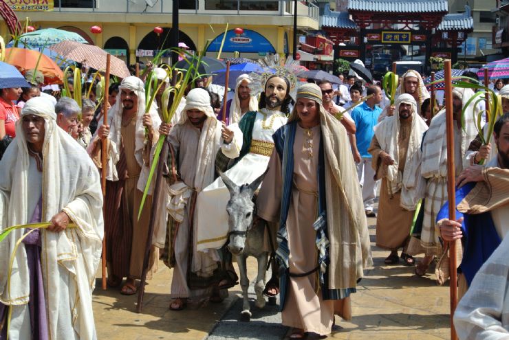 Procession in San Jose for Holy Week