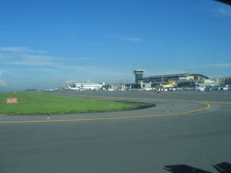 San Jose Intl Airport runway