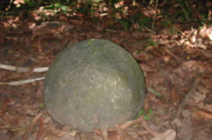 Rock sphere from Palmar Norte region