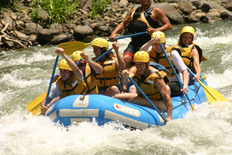 Rafting on Class III & IV rapids on the Pacuare River