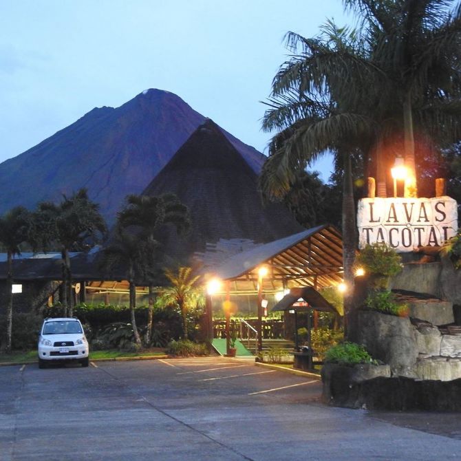 Welcome to Hotel Lavas Tacotal