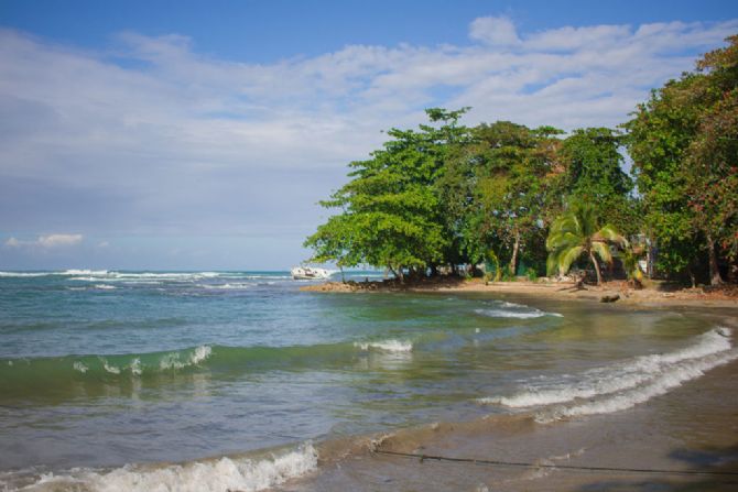 Beautiful Beach next to Villas del Caribe