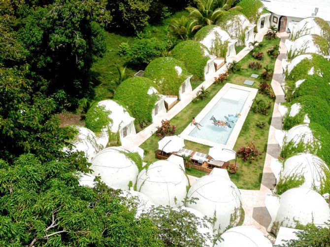 Aerial view of Igloo Beach Lodge