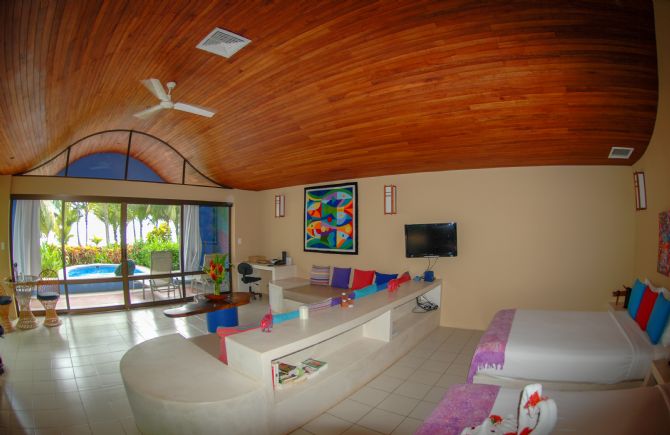 Deluxe Beachfront Villa at Alma Del Pacifico