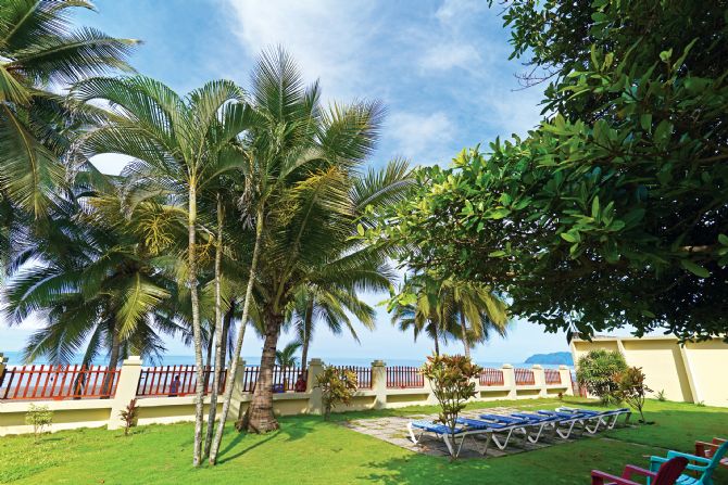 Beachfront Apartotel Girasol