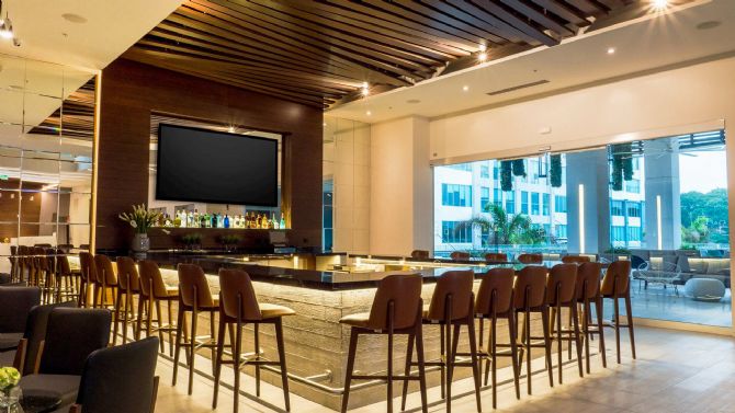 Bar area at the Hilton Garden Inn Santa Ana San José