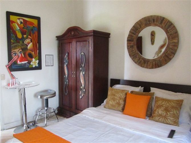 Quaint Rooms at Casa 69 Bed & Breakfast