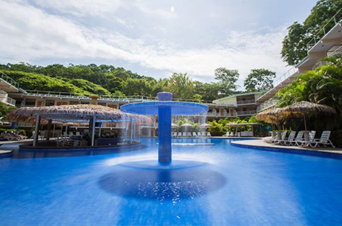 Pool at Hotel Arenas en Punta Leona