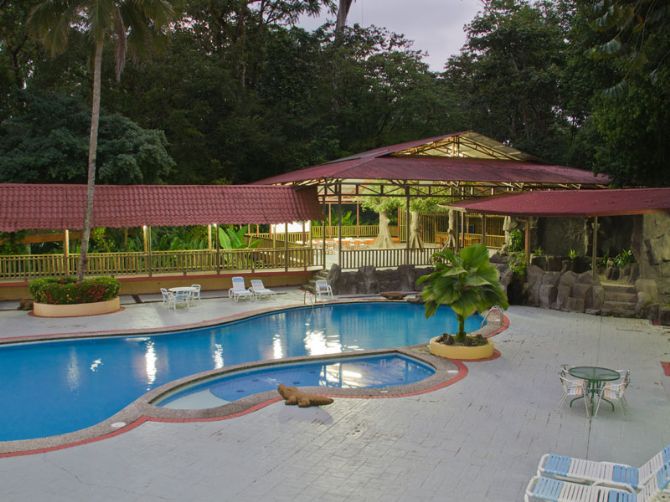 Pool at Hotel El Bambu