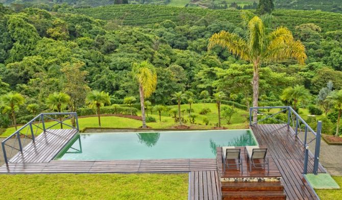 Pool at Hotel Mango Valley