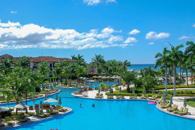 Expansive pool at the JW Marriott Guanacaste