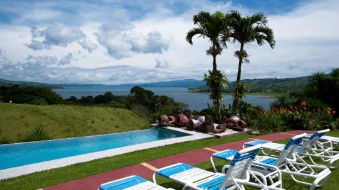 Pool at La Mansion Inn Arenal