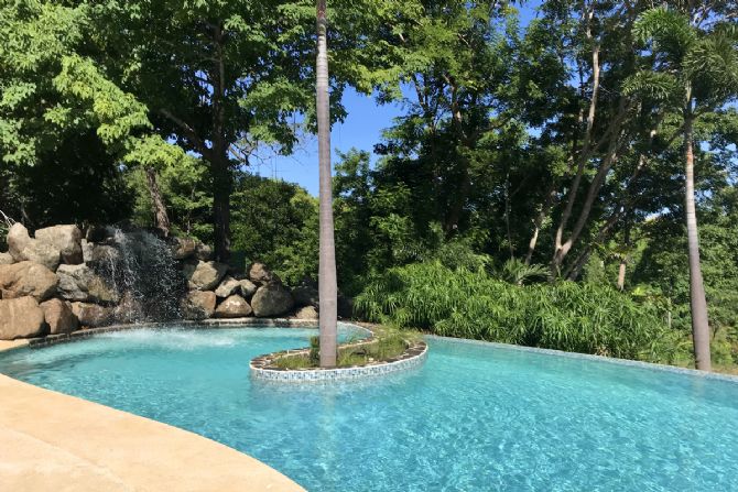 Outdoor pool at Mikado Natural Lodge